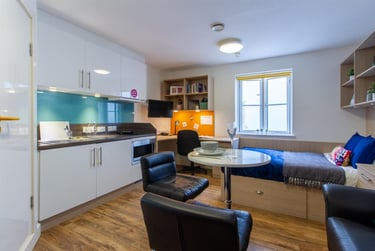 1 bed studio, Lower North Street, City Centre, Exeter, EX43EU - Image 1